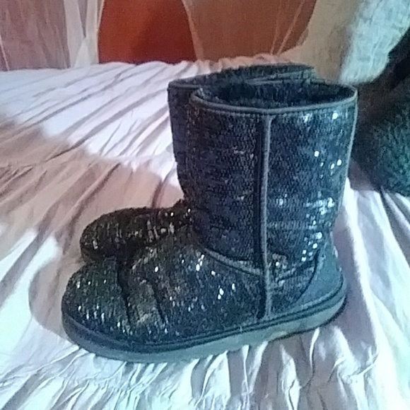 UGGS super cute sparkly boots - Picture 2 of 5